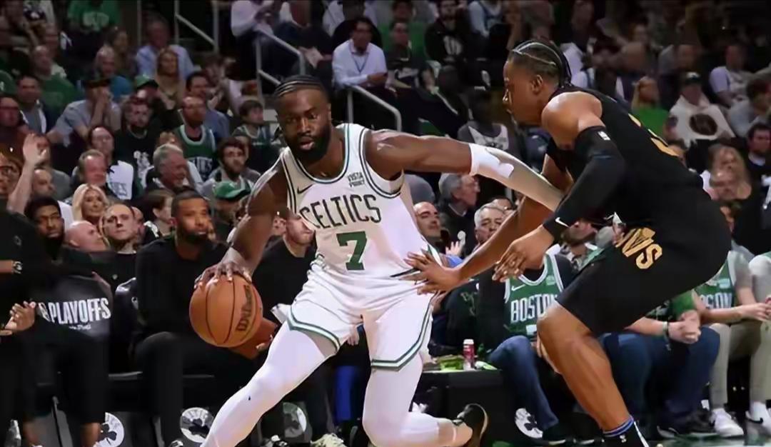 华体会体育登录入口-NBA常规赛凯尔特人主场114-98战胜76人 马克西空砍33分